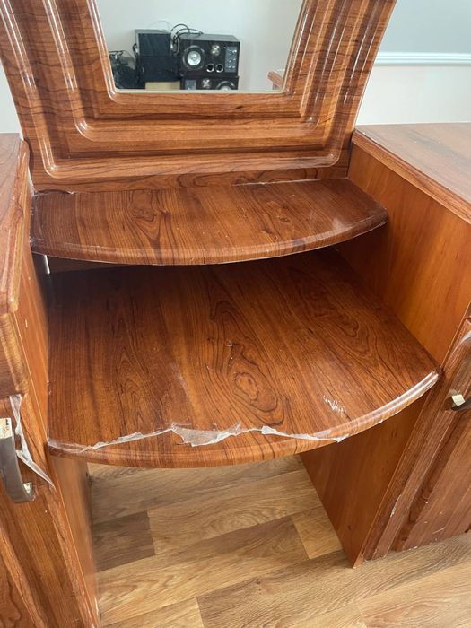 Туалетний стіл столик косметики трюмо тумба дзеркалом тумбочка трильяж