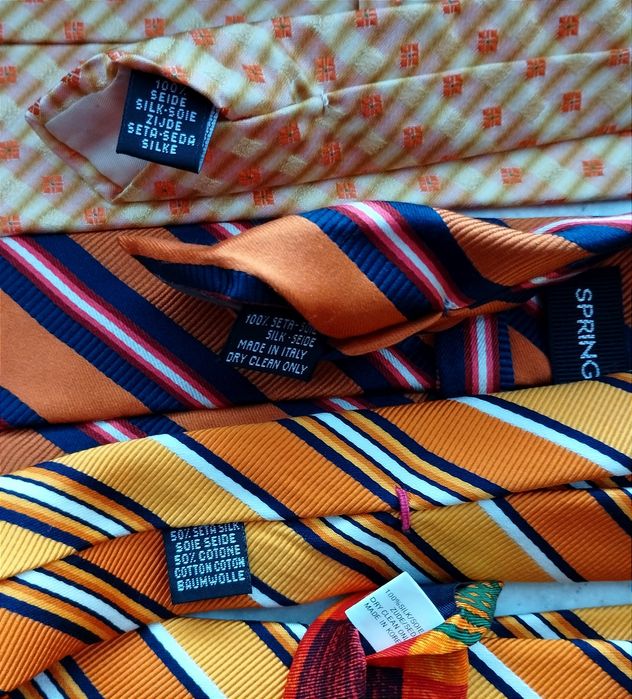 Шовкова яскрава краватка