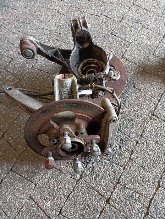 Piasta zwrotnica tarcza zacisk microcar ligier mgo xtoo ixo virgo