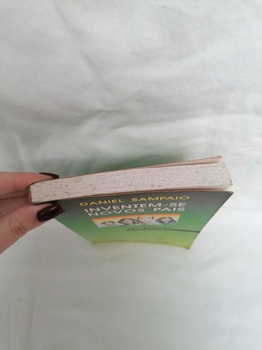 Livro: Inventam-se novos pais