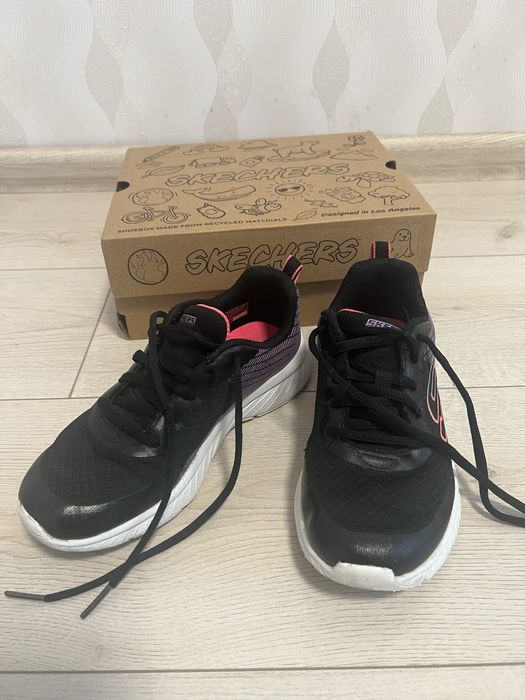 Кросівки Skechers розмір 33,5