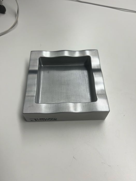 Cinzeiro Marlboro em aço