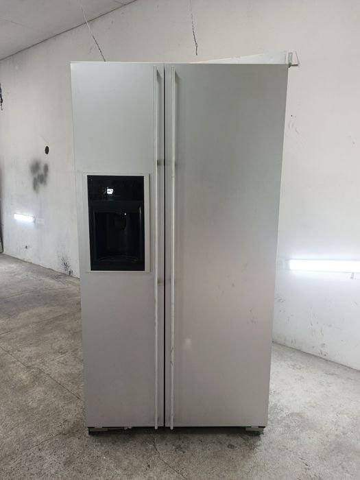 Холодильник Amana Side by side