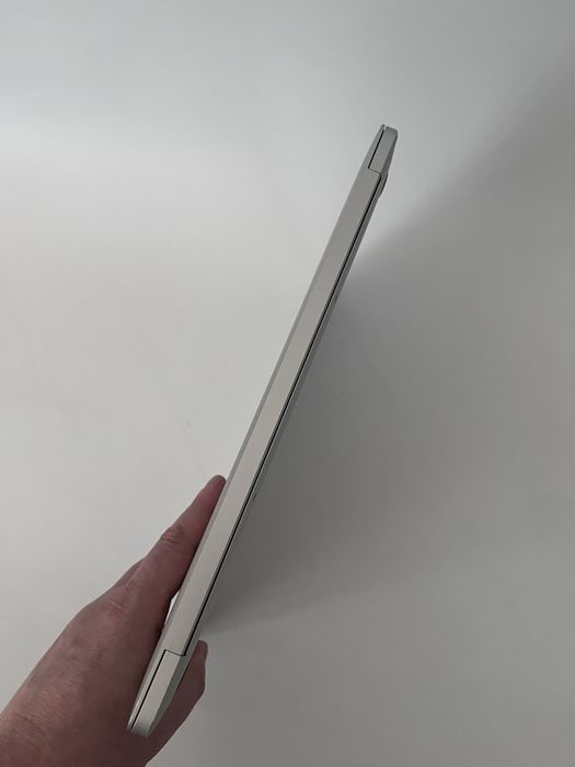 MacBook air 13 2020 Core i3 8/256gb