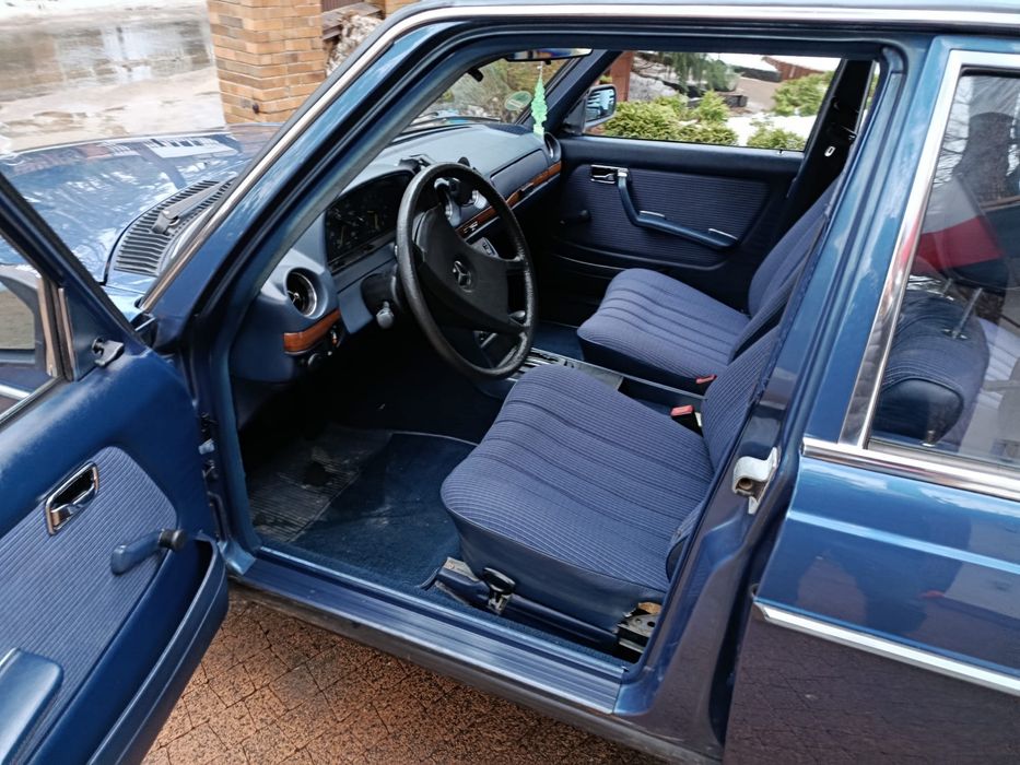 Mercrdes W123 zabytkiem do ślubu, na sesje, czy wesele! Wynajem