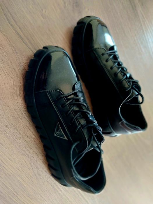 Czarne półbuty skórzane :) Mega wygodne,  r. 39. Polecam :)