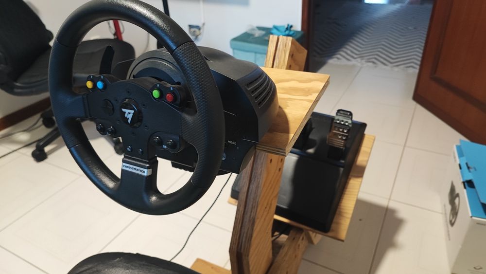 Thrustmaster TMX pro com garantia até 2030