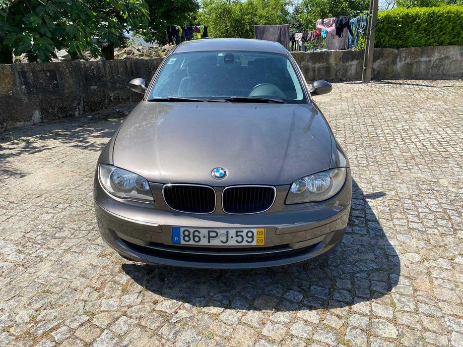 BMW Série 1 118d c/ gancho reboque