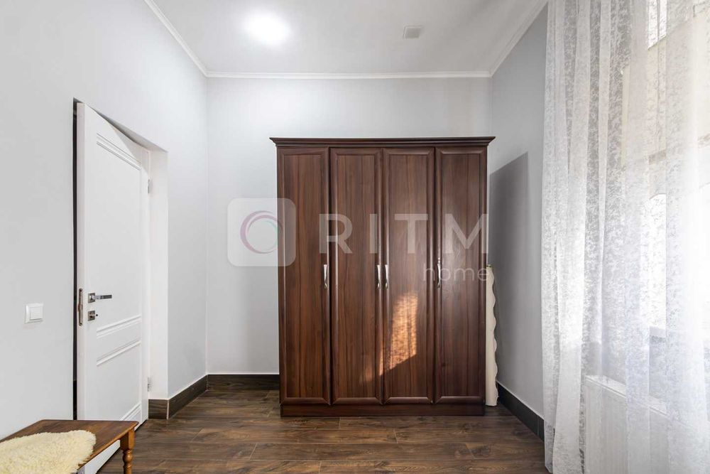 Оренда стильного напівособняка в самому центрі міста