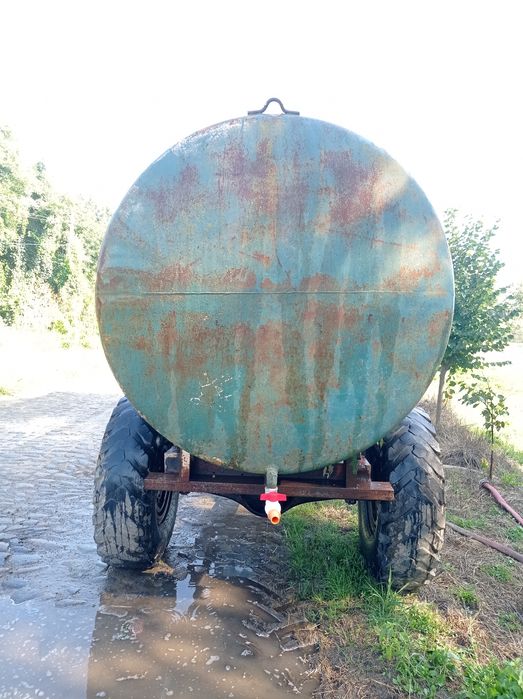 Бочка Напівпричіп-цистерна для води 5000л 5м3
За оренду ча