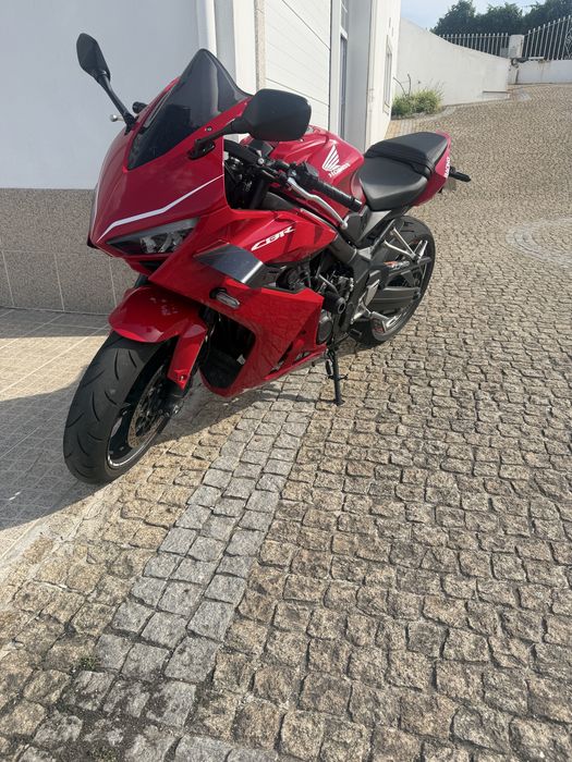 Honda CBR 650R 2024