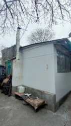 Участок земли с ветхим строением возле самого пляжа в Одессе.