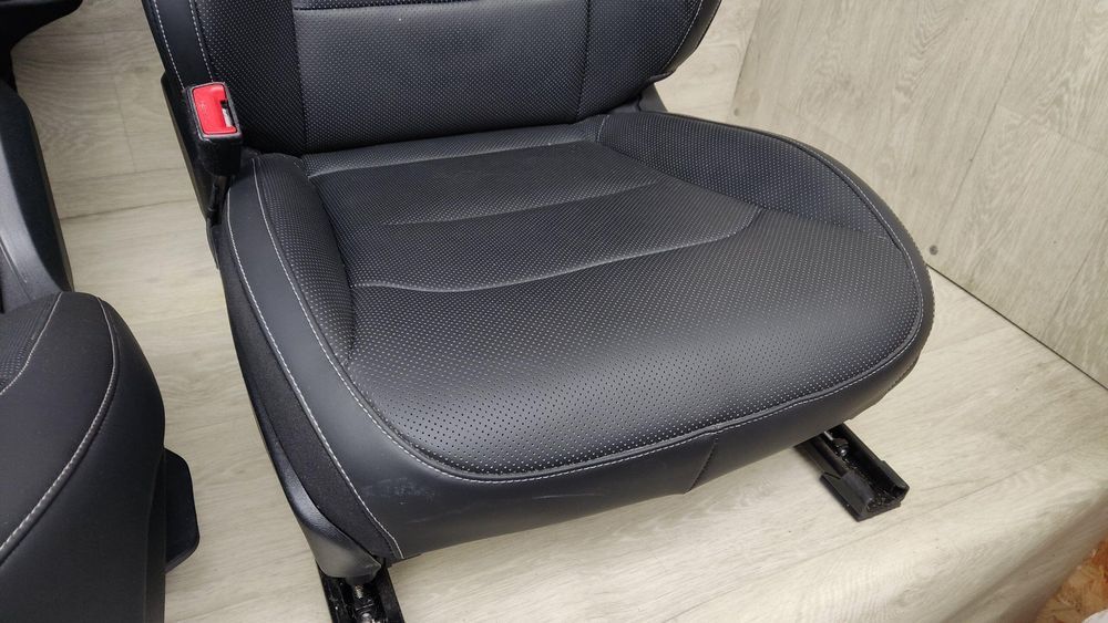 Сидіння водія пасажира з AirBag диван задній Kia EV6 2021-