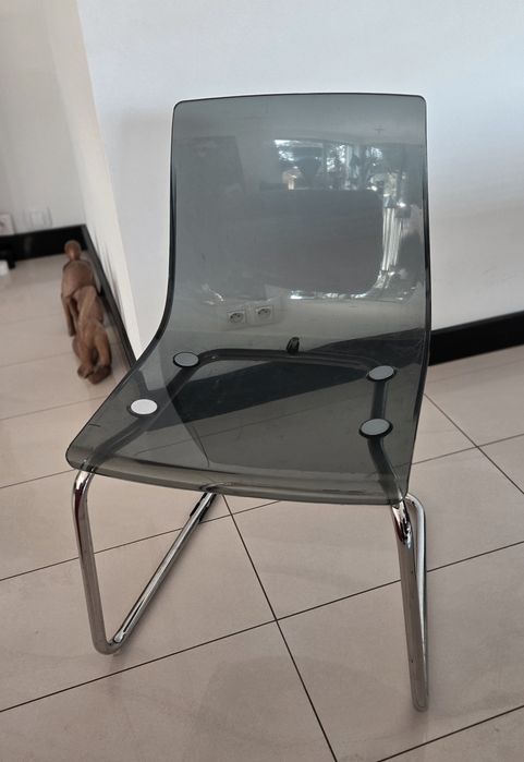 Nowoczesne krzesła z metalu i tworzywa  4 szt.