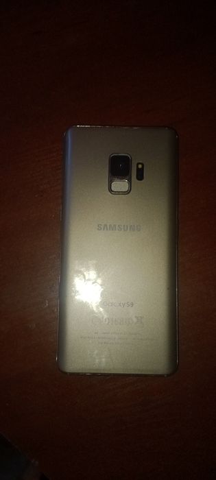 Samsung s9 на запчастини