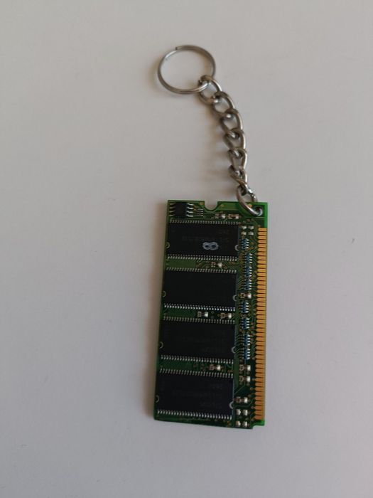 Breloczek z pamięci RAM komputera. Dla informatyka programisty