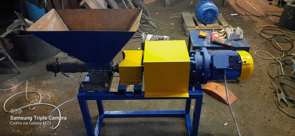 Брикетировщик шнековый