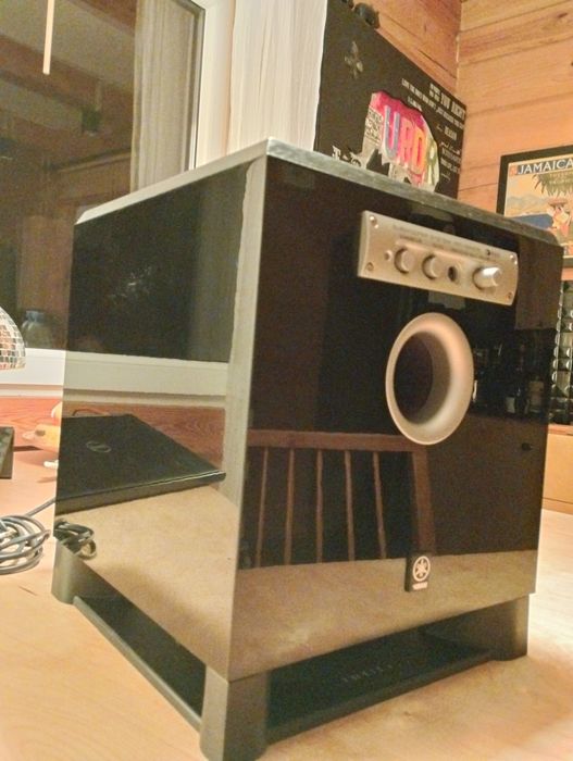 Subwoofer Yamaha YST-SW015 Piano Black