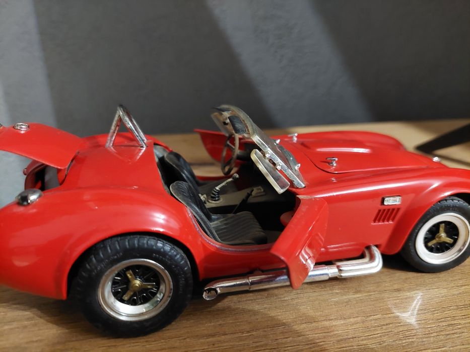 Model 1:18 Shelby Cobra RoadTough