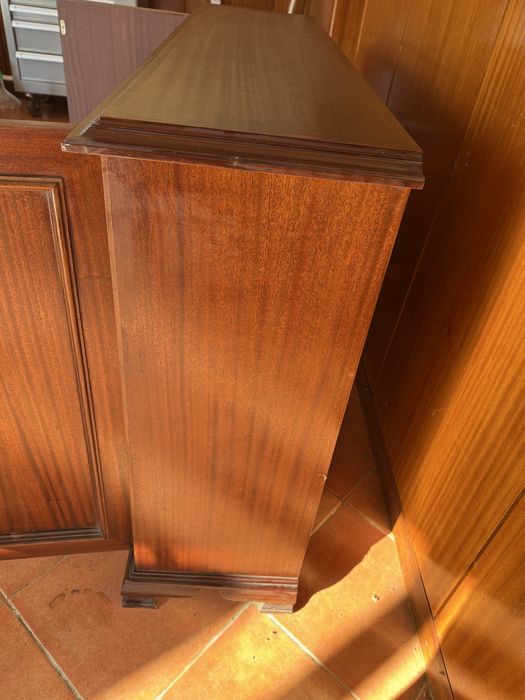 Móvel antigo excelente estado!