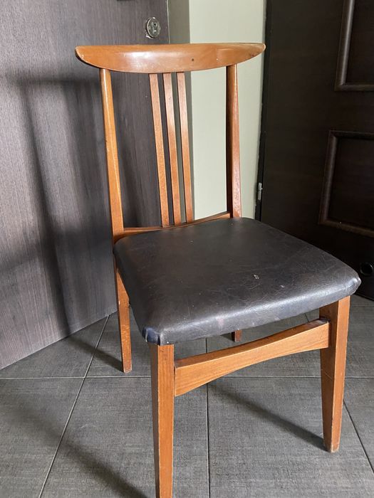 Krzesło PRL , drewniane , do renowacji