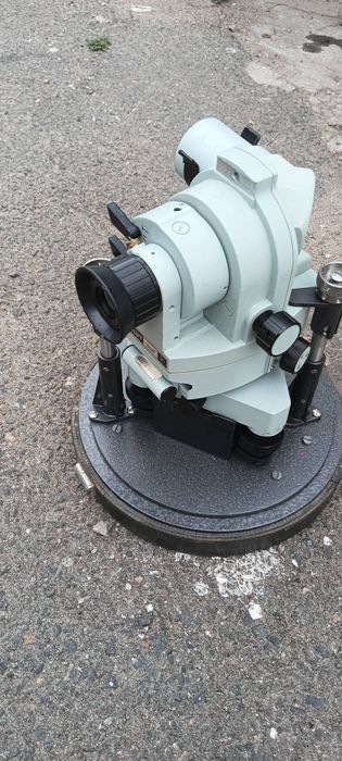 Теодолит новый советского времени