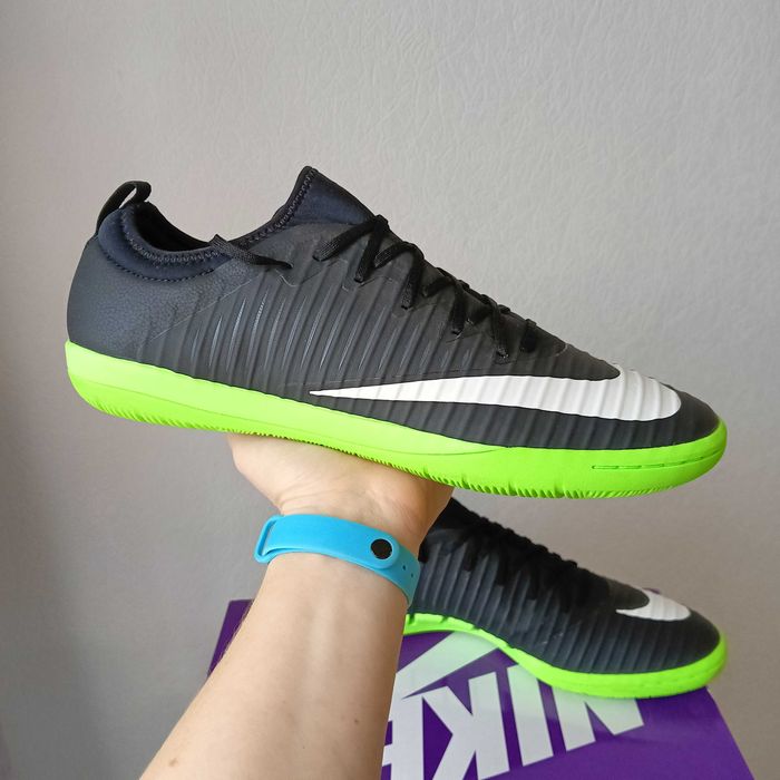 Футзалки 45 - 46 Nike. Профі. копочки кросівки