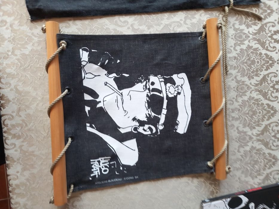 Kakemono Oficial Corto Maltese – Hugo Pratt – Atelier Blaudeau – Como Novo + Saco Original