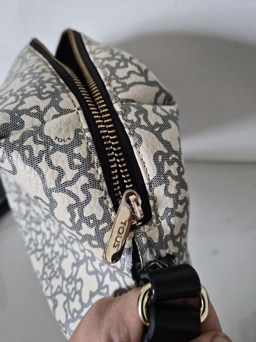 Mala Tous  a tiracolo Kaos