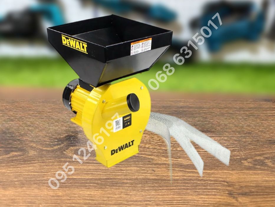 Зернодробилка DeWalt DWS 4200 кормоизмельчитель 300 кг/ч 4,2 кВт
