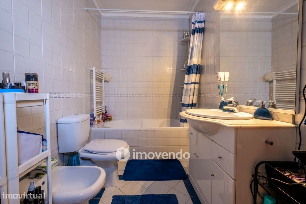 Moradia T3 mobilada e equipada, com garagem e jardim, na Mealhada