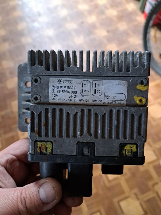 Блок управления вентилятором VW T5 Фольксваген Т5 2003-2010