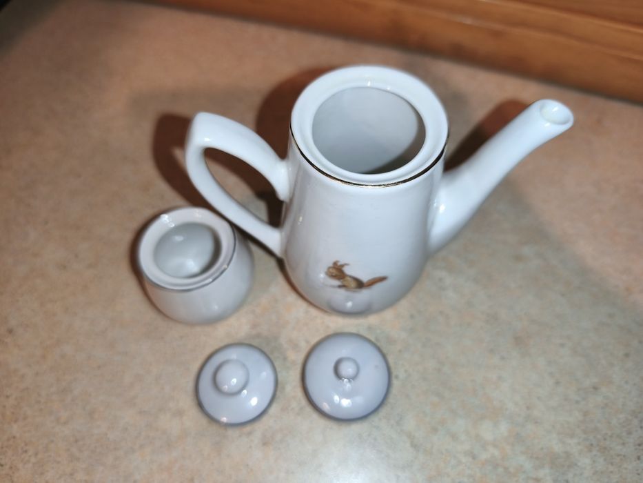 Porcelanowy zestaw dla lalek