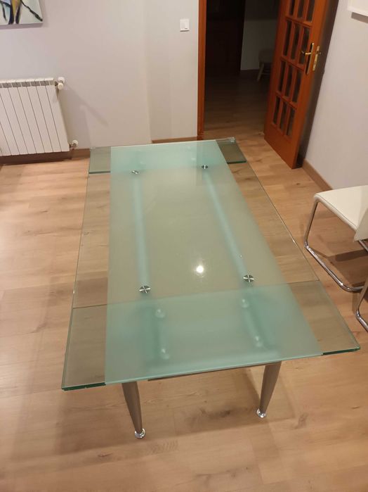 Mesa de vidro extensível