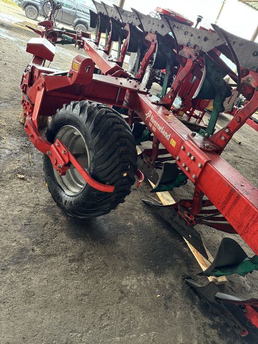 Продам плуг Kverneland RN 100.   6+1