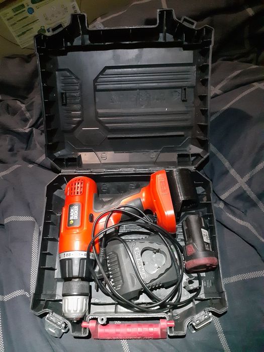 Berbequim 12v com martelo Black & Decker, adaptado a baterias Parkside