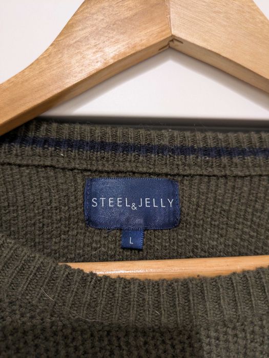 Ciemnozielony sweter męski