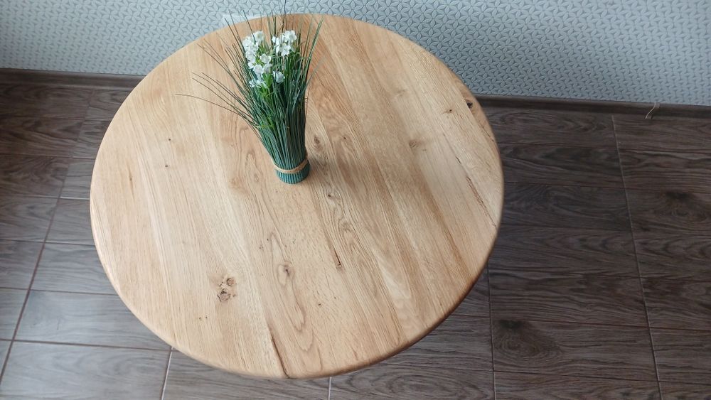 Стіл журнальний з дерева