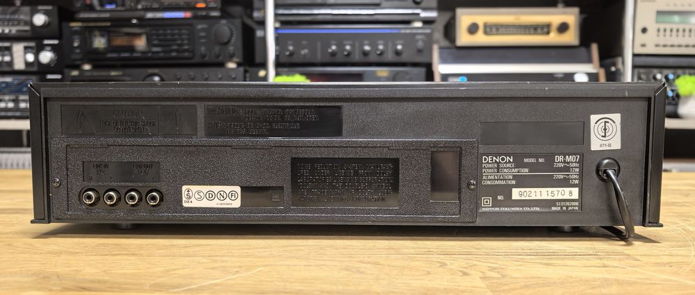 Касетний програвач Denon DR-M07