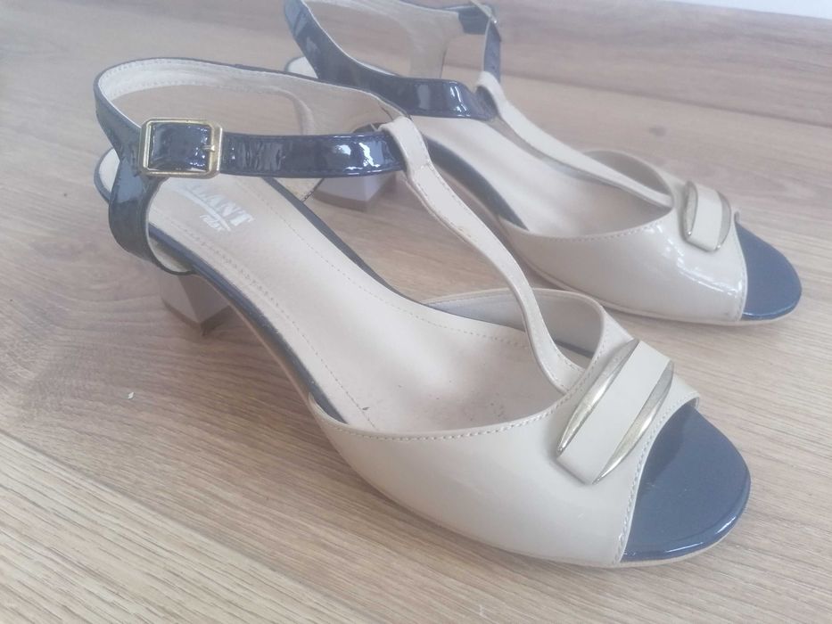 Buty damskie na obcasie botki 39