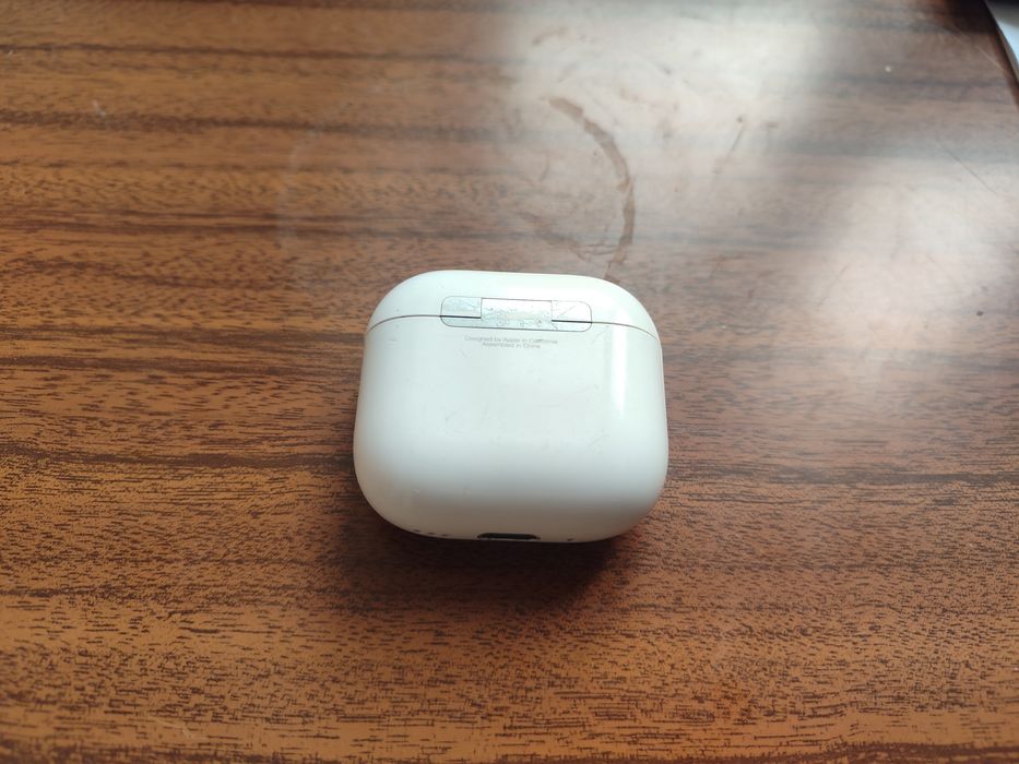Airpods pro segunda geração, brancos, preço negociável!