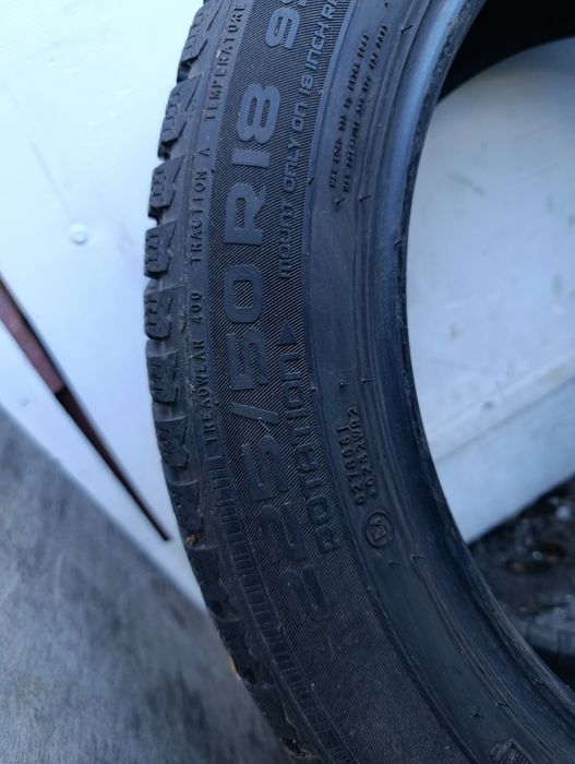 Opony zimowe 225/50/18 Nokian