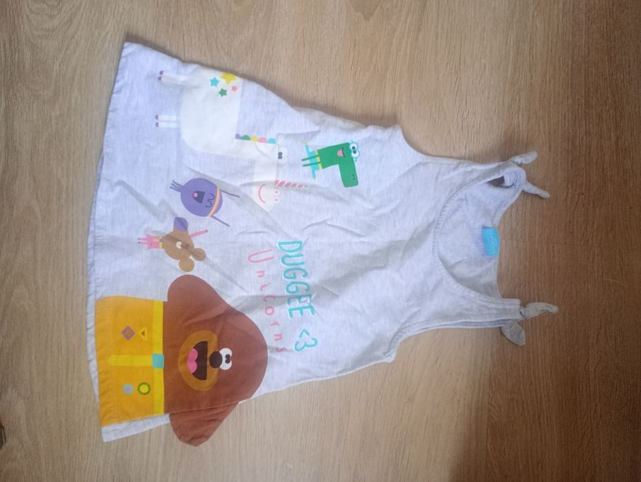 Sukienka bez rękawów