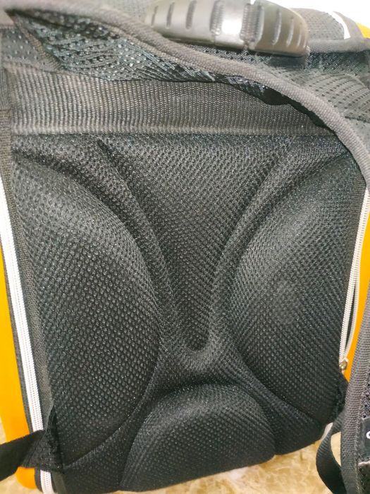 Рюкзак шкільний з ортопедичною спинкою.