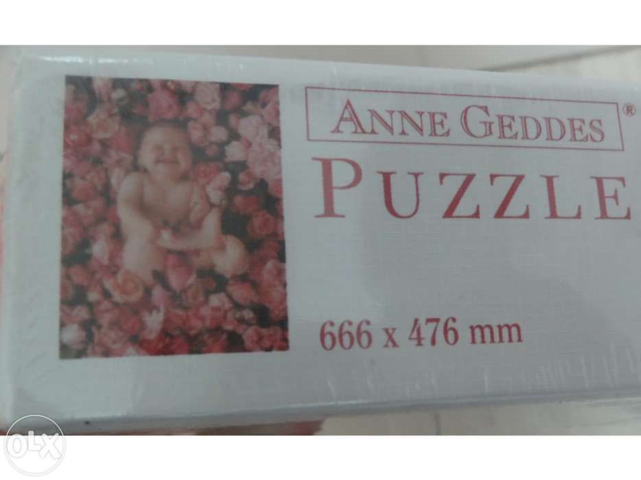 Puzzle ( 900 peças ) Anne Geddes ( Ref 57625 ) Bébés com rosas