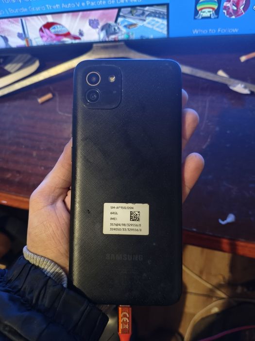 Telemóvel Samsung a30  a funcionar