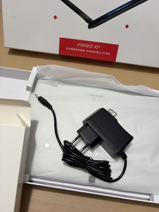 Tablet laptop Kiano Intelect X3 Intel