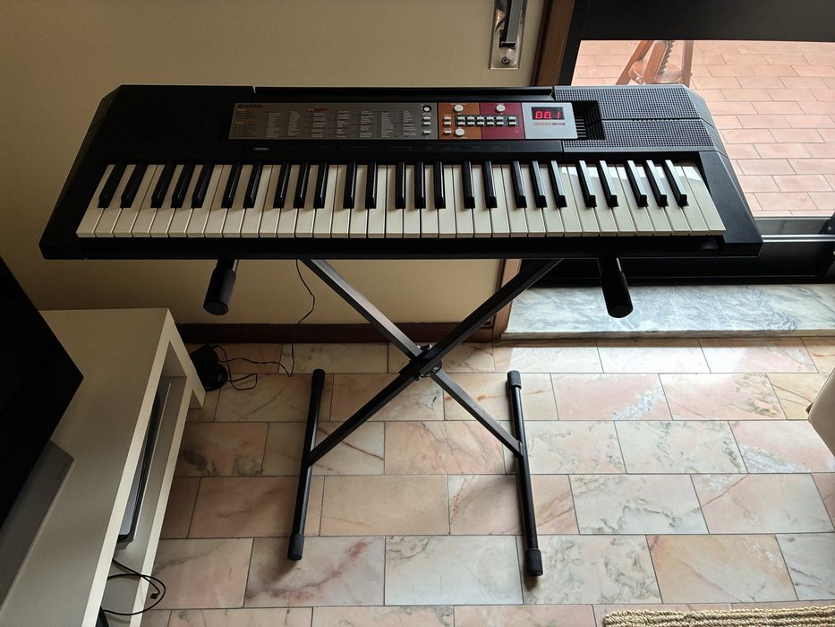 Piano YAMAHA psr f50