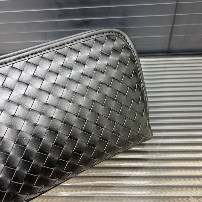 Чоловіча шкіряна сумка клатч Bottega Veneta
