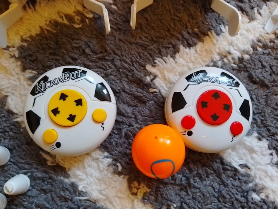 Набір роботів футболістів